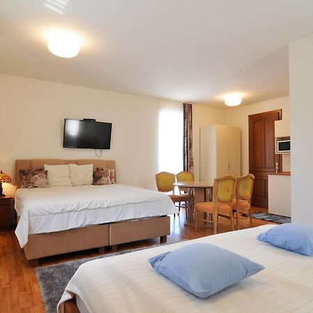 Farkas Apartman Шіофок Екстер'єр фото