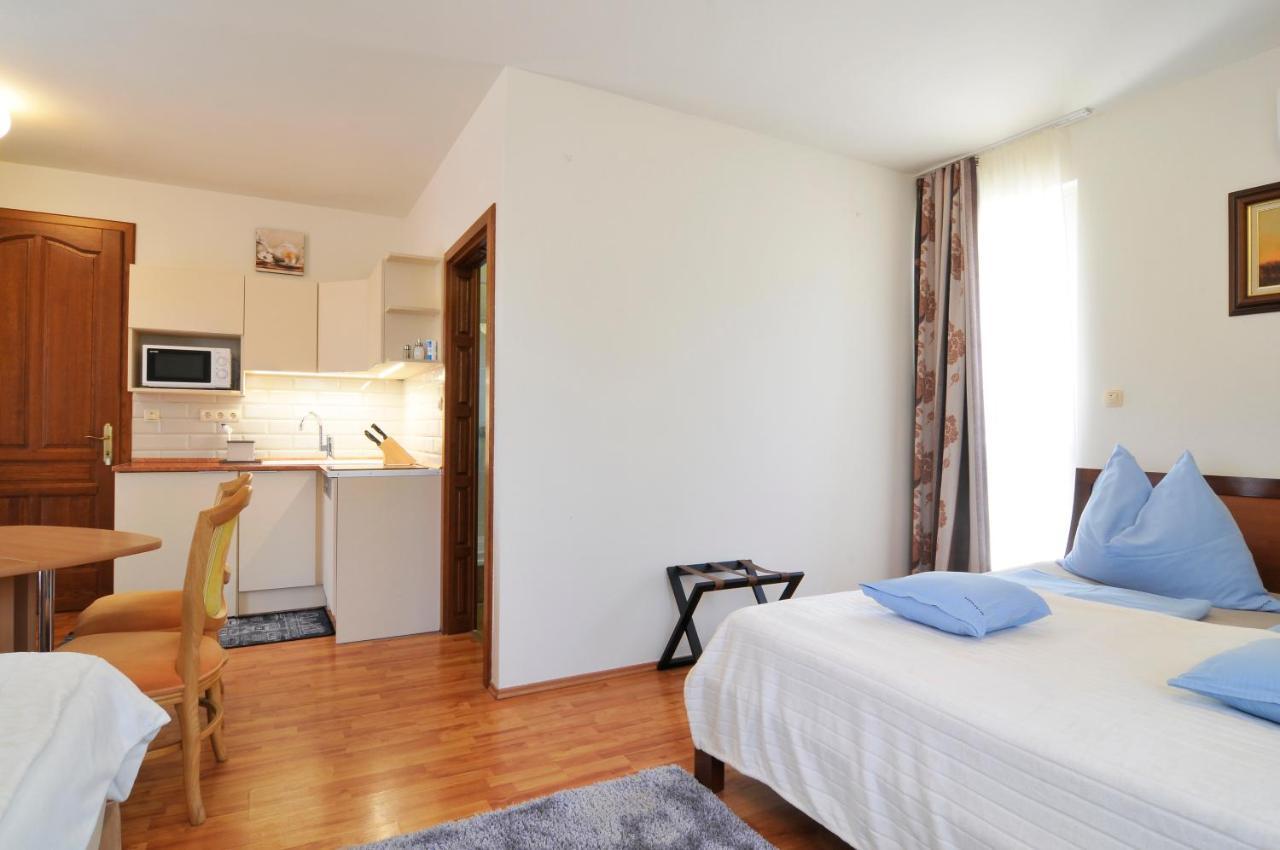 Farkas Apartman Шіофок Екстер'єр фото