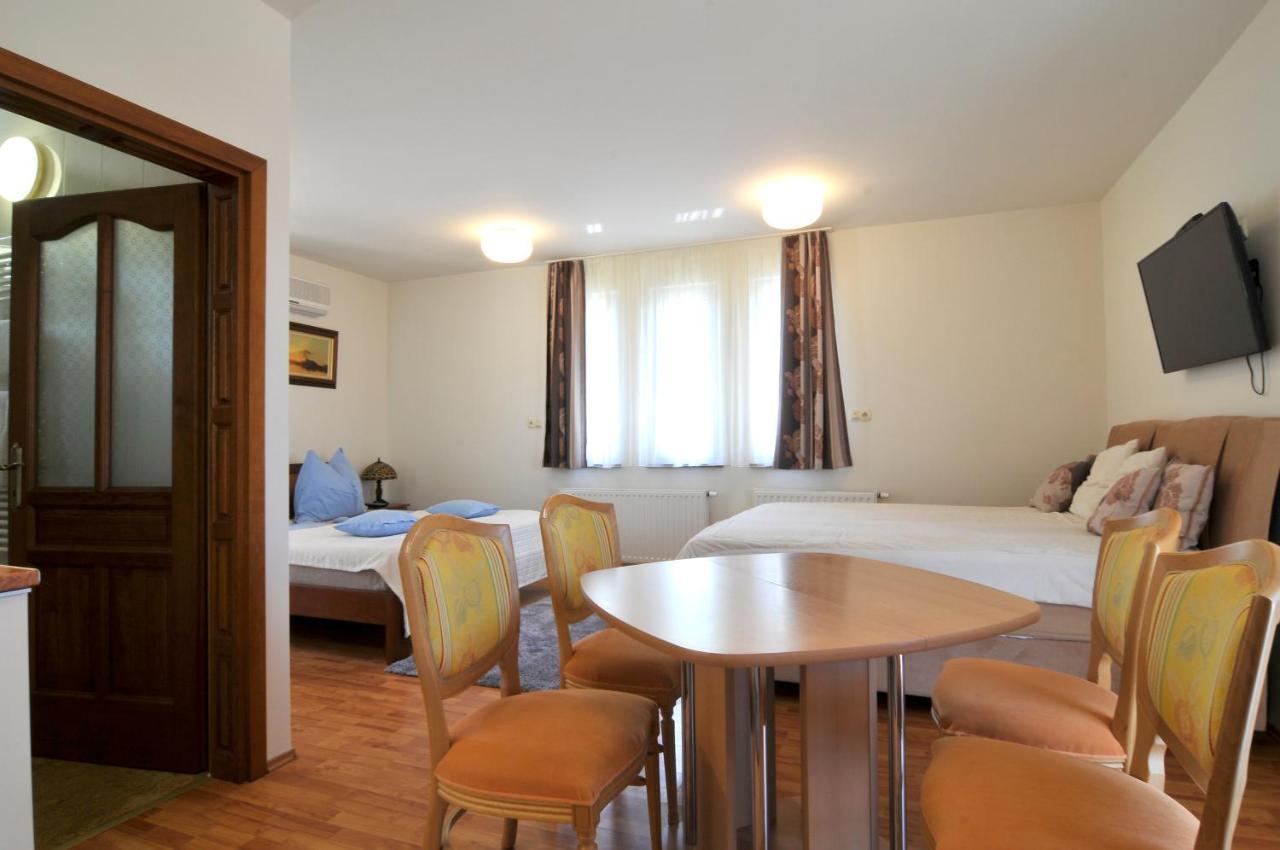 Farkas Apartman Шіофок Екстер'єр фото