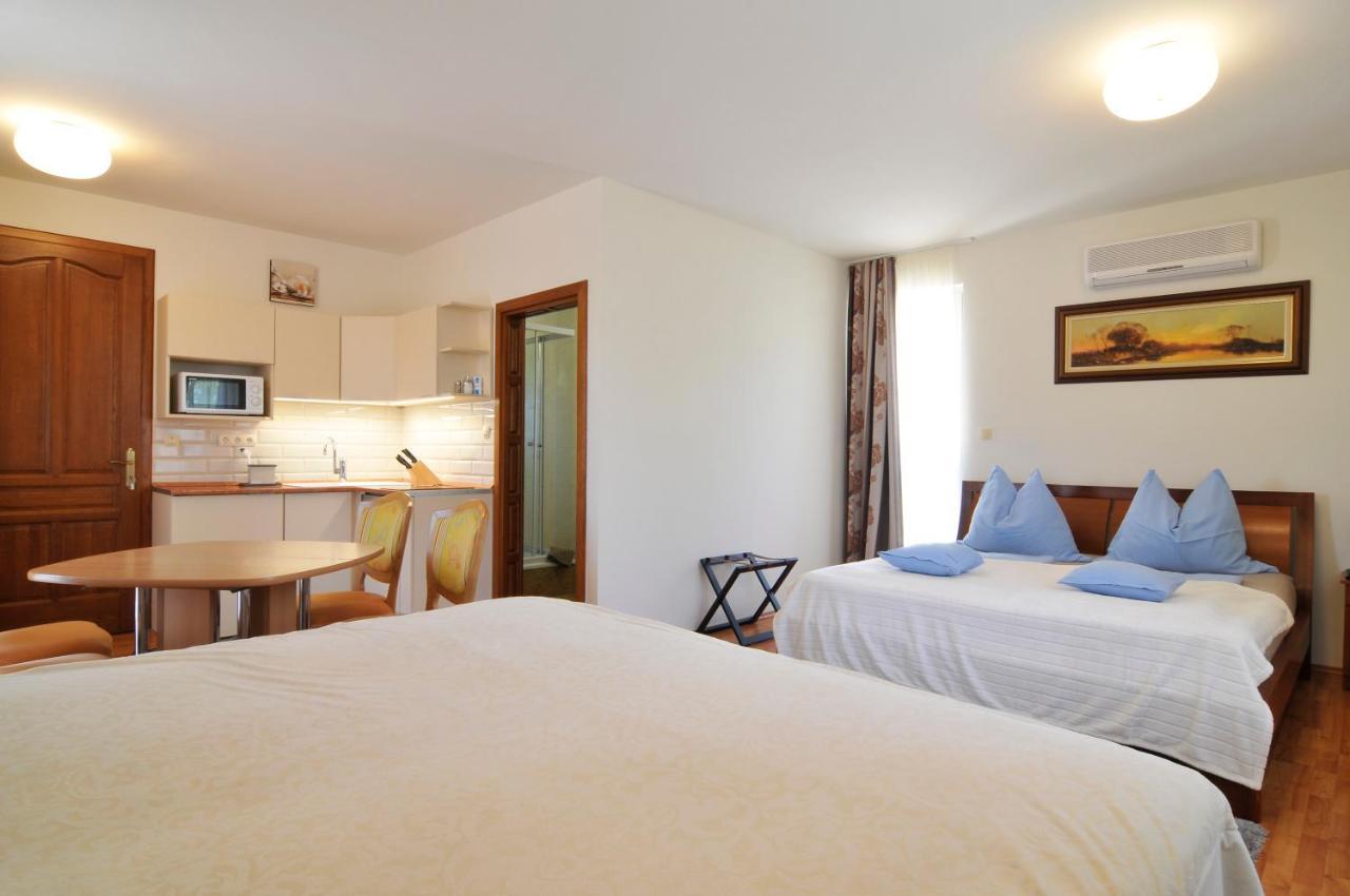 Farkas Apartman Шіофок Екстер'єр фото