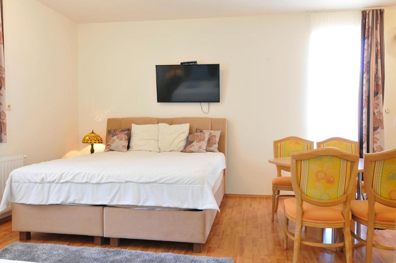 Farkas Apartman Шіофок Екстер'єр фото