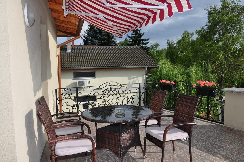 Farkas Apartman Шіофок Екстер'єр фото
